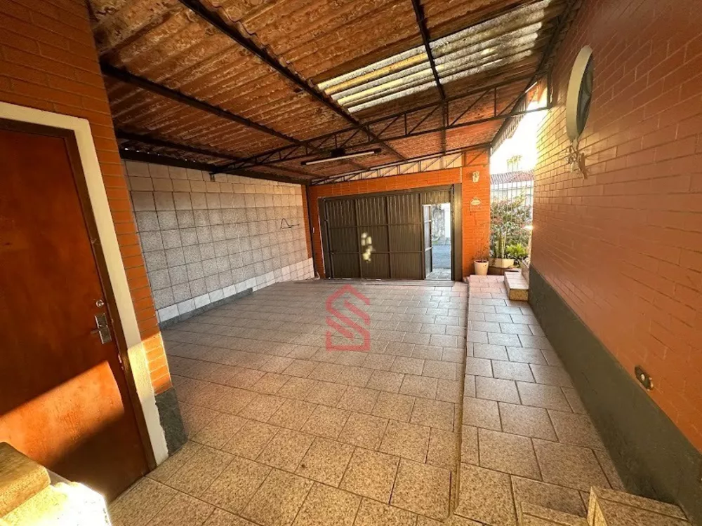 Casa à venda com 4 quartos, 200m² - Foto 4