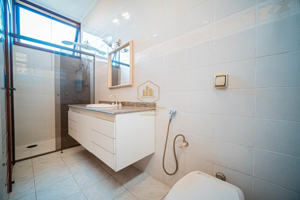 Casa para alugar com 5 quartos, 625m² - Foto 4