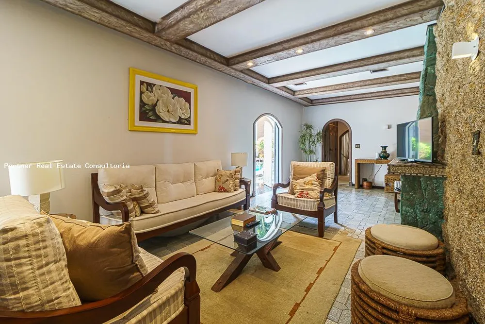 Casa, 4 quartos, 1312 m² - Foto 1