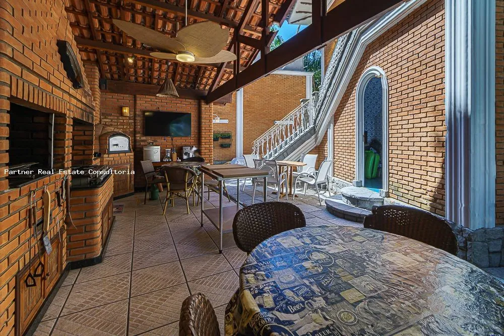 Casa, 4 quartos, 1312 m² - Foto 4