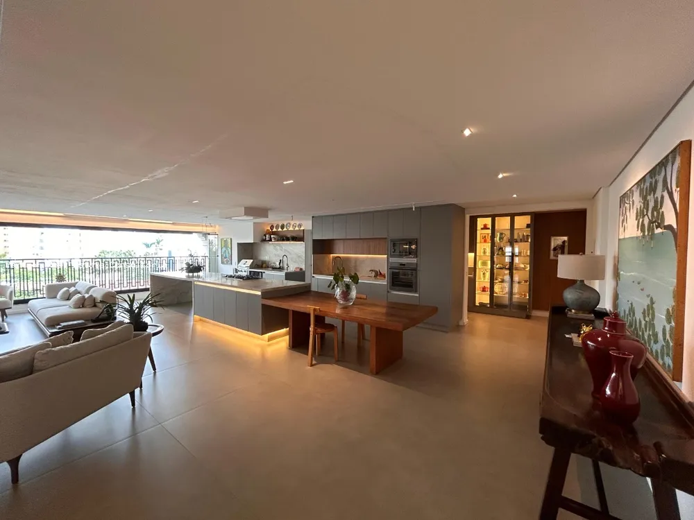 Apartamento, 3 quartos, 209 m² - Foto 2