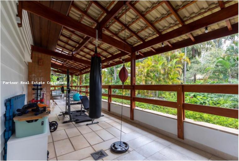 Casa à venda com 4 quartos, 1100m² - Foto 4