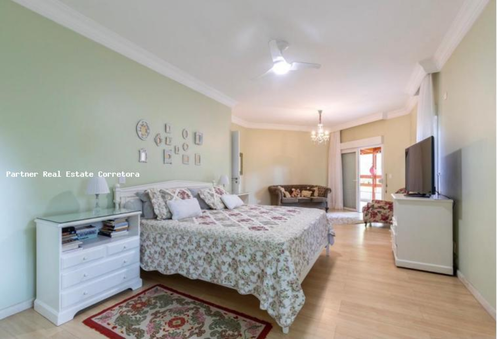Casa à venda com 4 quartos, 1100m² - Foto 2