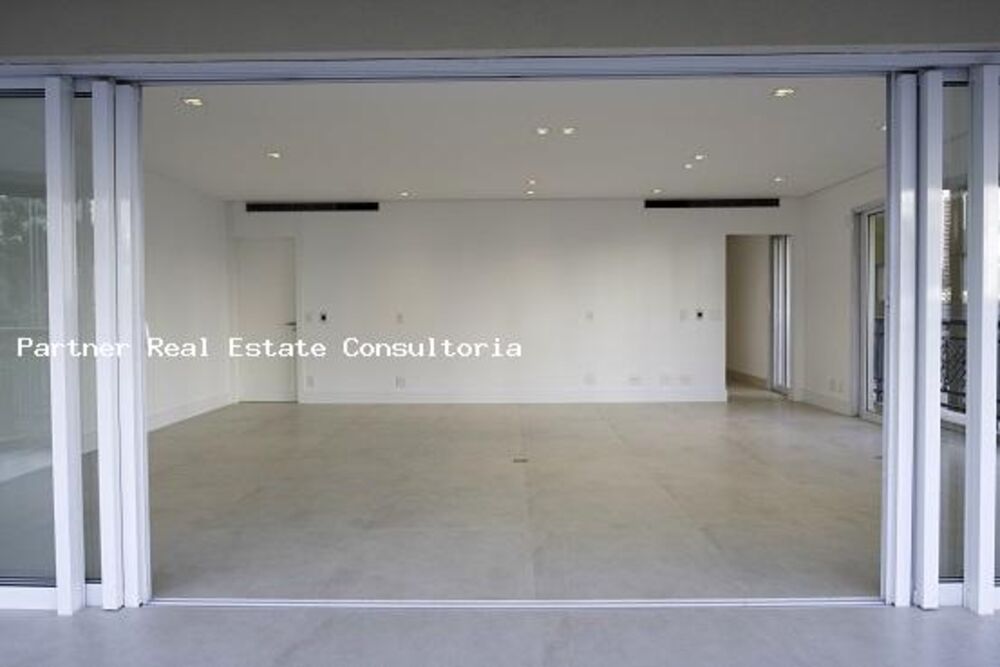 Apartamento para alugar com 4 quartos, 273m² - Foto 1