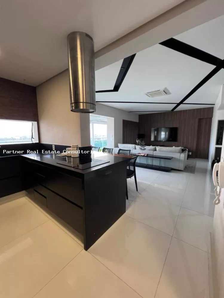 Cobertura à venda com 3 quartos, 243m² - Foto 1