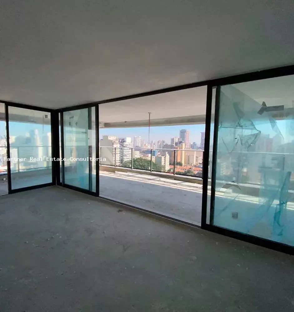 Apartamento à venda com 4 quartos, 230m² - Foto 1