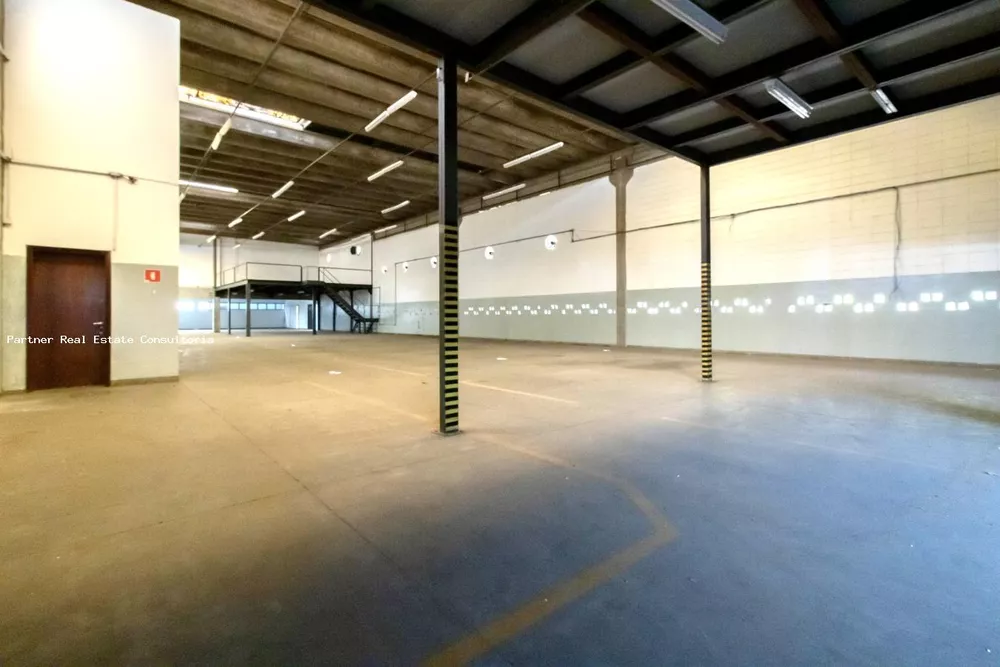 Depósito-Galpão-Armazém para alugar, 3000m² - Foto 1