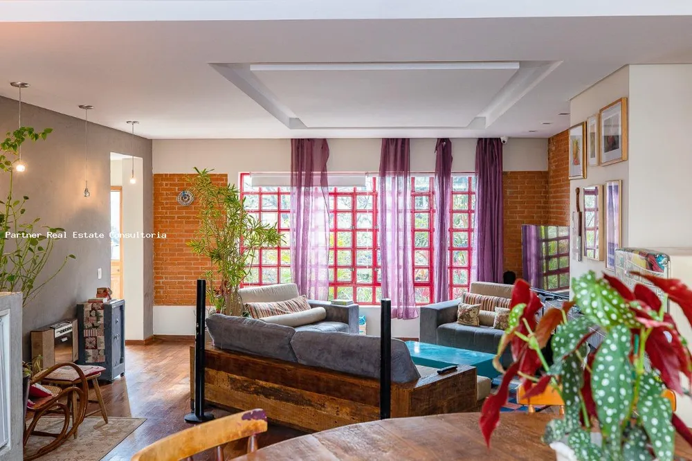Casa, 3 quartos, 226 m² - Foto 2