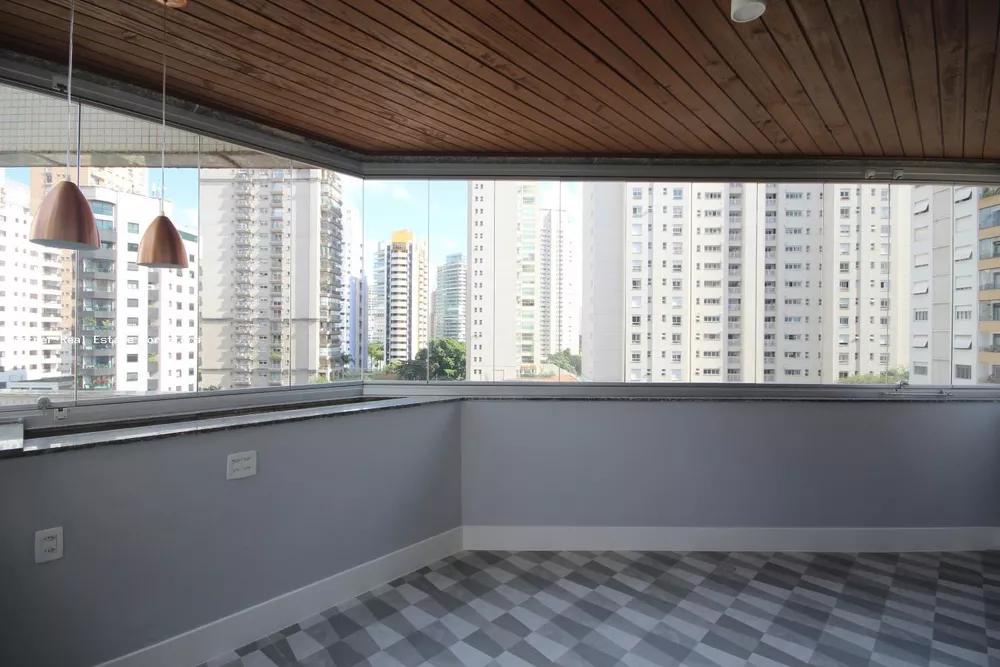 Apartamento à venda com 3 quartos, 244m² - Foto 1