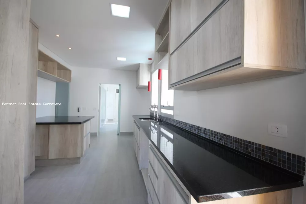 Apartamento à venda com 3 quartos, 244m² - Foto 4