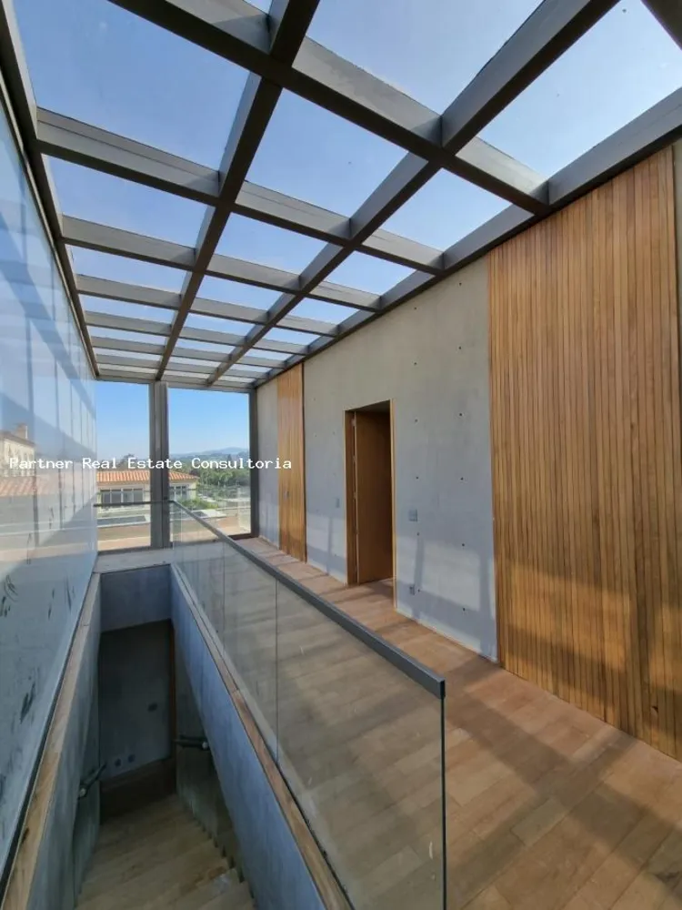 Casa, 6 quartos, 3056 m² - Foto 2