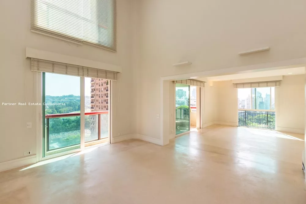 Cobertura à venda com 3 quartos, 672m² - Foto 1