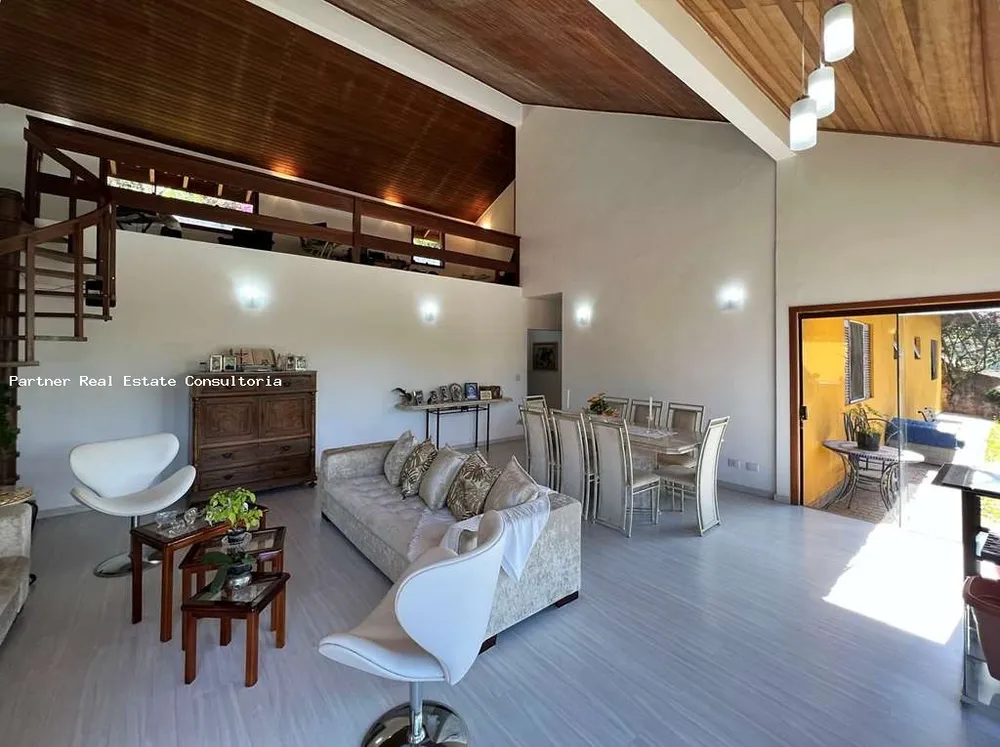 Casa, 4 quartos, 1459 m² - Foto 4