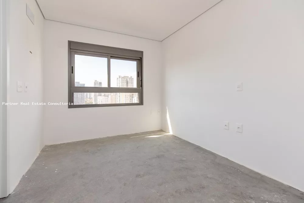 Apartamento à venda com 4 quartos, 232m² - Foto 2