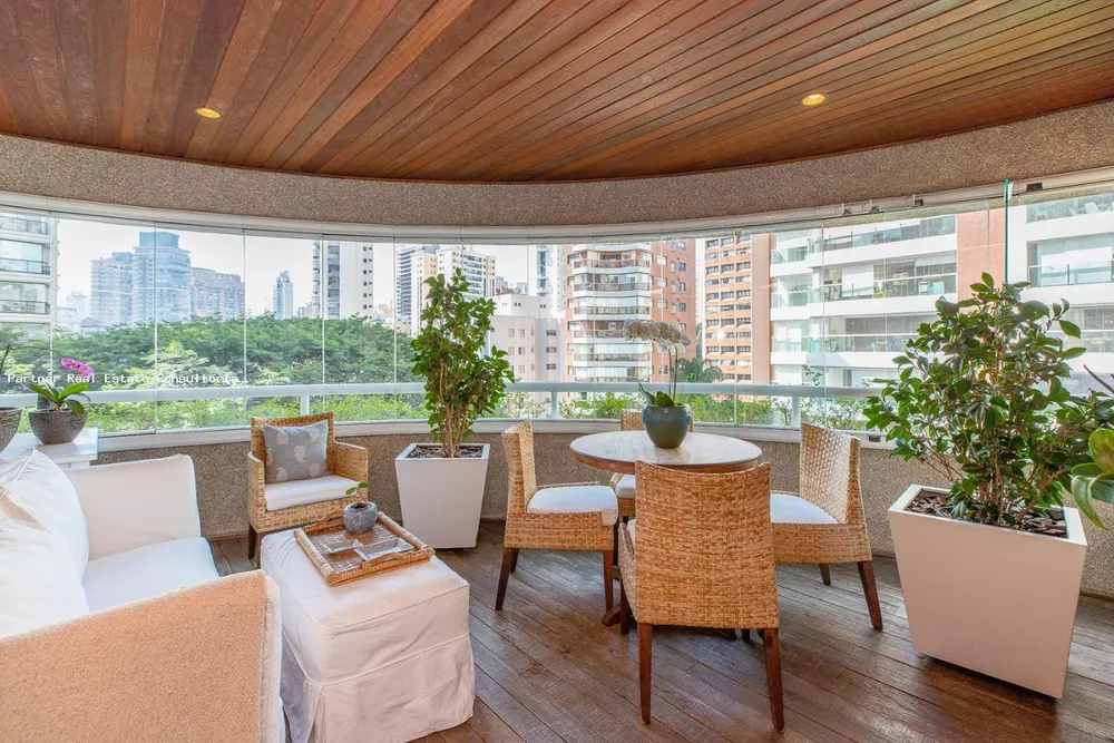 Apartamento, 3 quartos, 243 m² - Foto 2