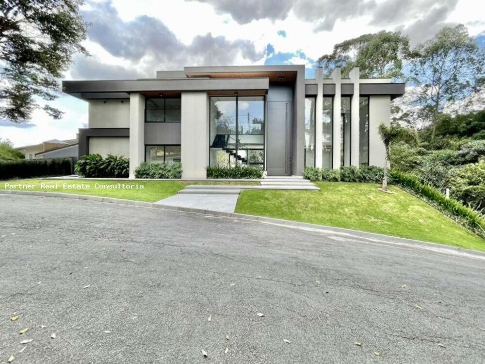 Casa à venda com 4 quartos, 724m² - Foto 1