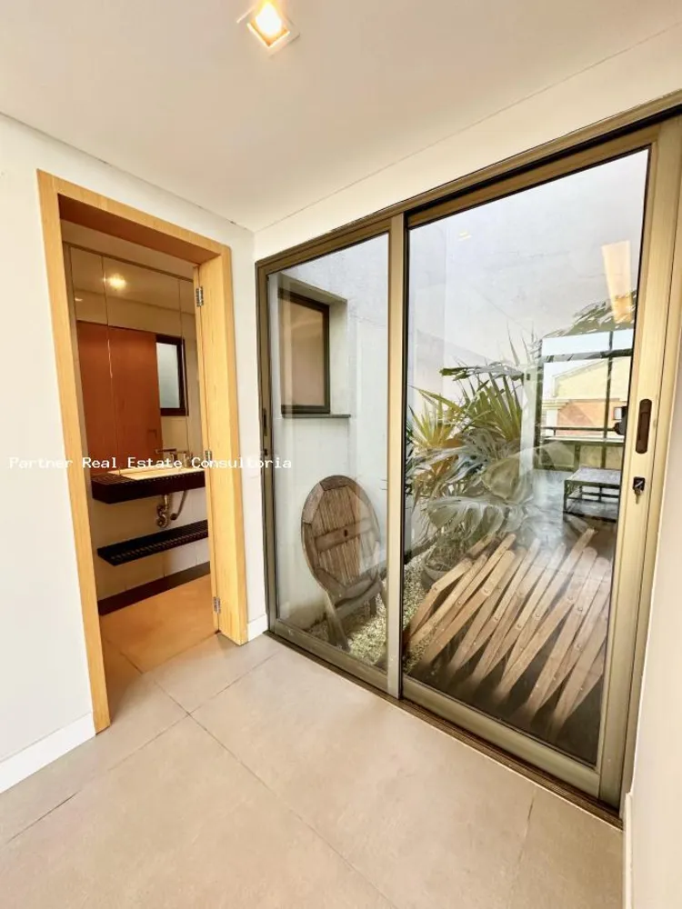 Cobertura, 3 quartos, 223 m² - Foto 4