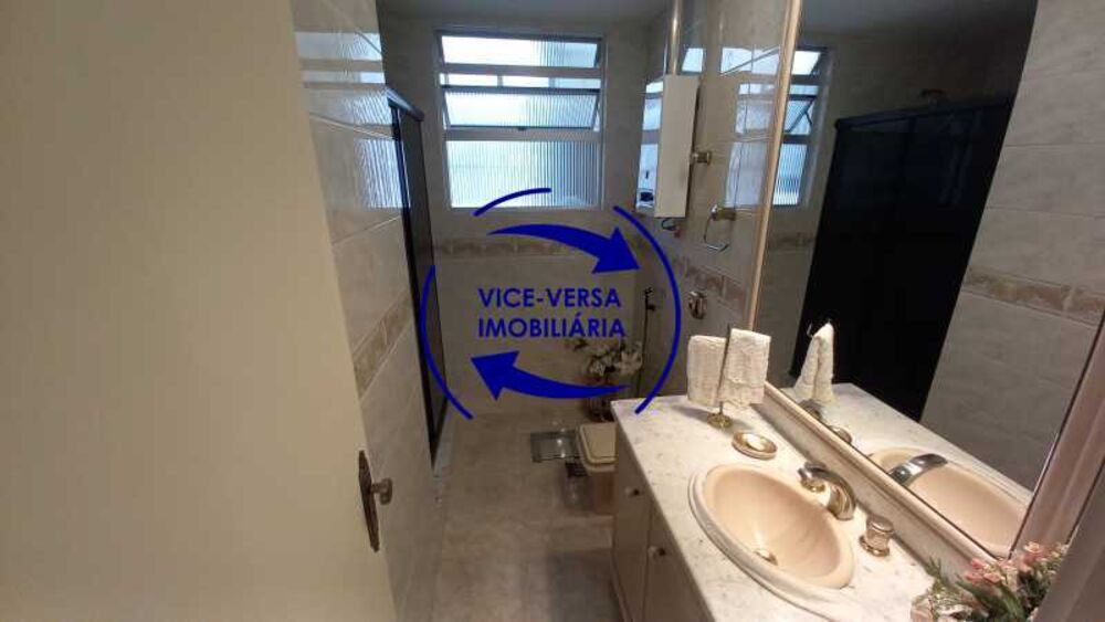 Apartamento à venda com 3 quartos, 124m² - Foto 2
