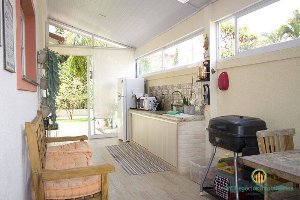 Casa de Condomínio à venda com 3 quartos, 200m² - Foto 2