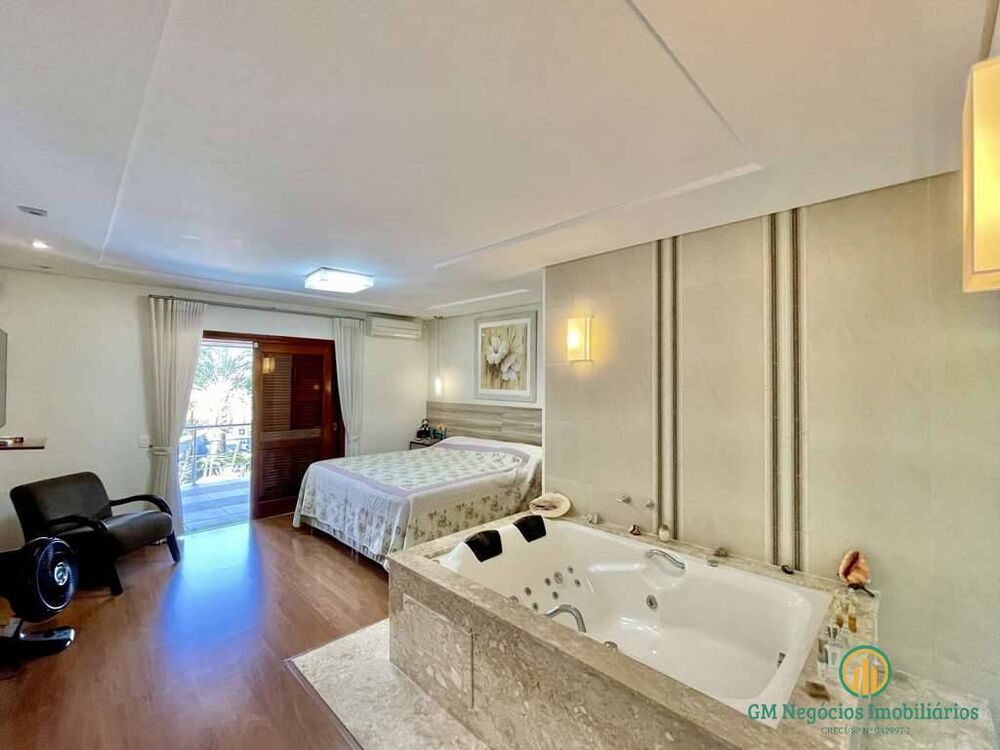 Casa de Condomínio à venda com 5 quartos, 618m² - Foto 2