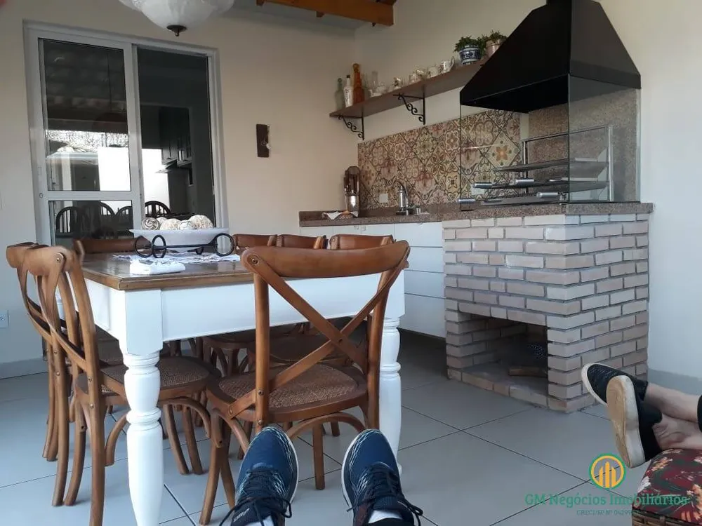 Casa, 3 quartos, 230 m² - Foto 1