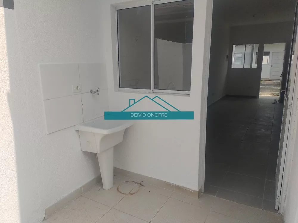 Casa de Condomínio à venda com 2 quartos, 45m² - Foto 2