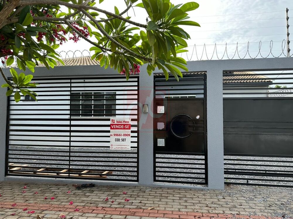 Casa à venda com 3 quartos, 130m² - Foto 1
