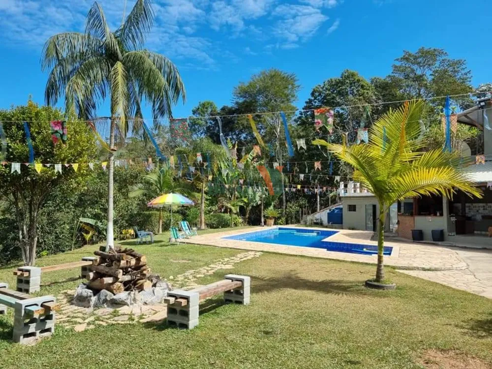 Sítio, 6 quartos, 10000 m² - Foto 1