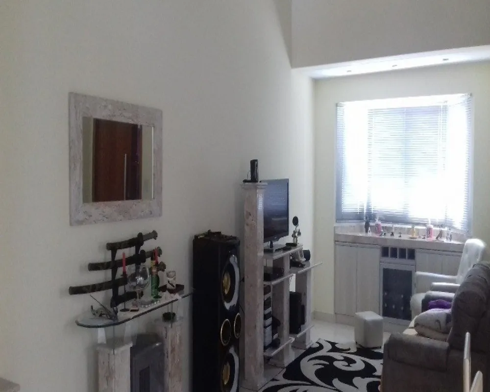 Casa, 3 quartos, 212 m² - Foto 2