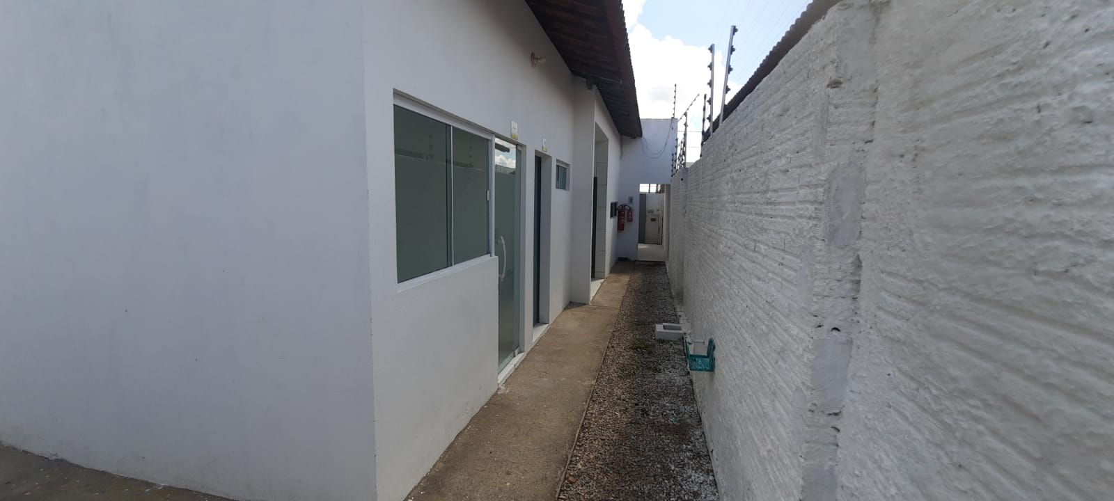 Casa à venda com 2 quartos, 200m2 - Foto 4