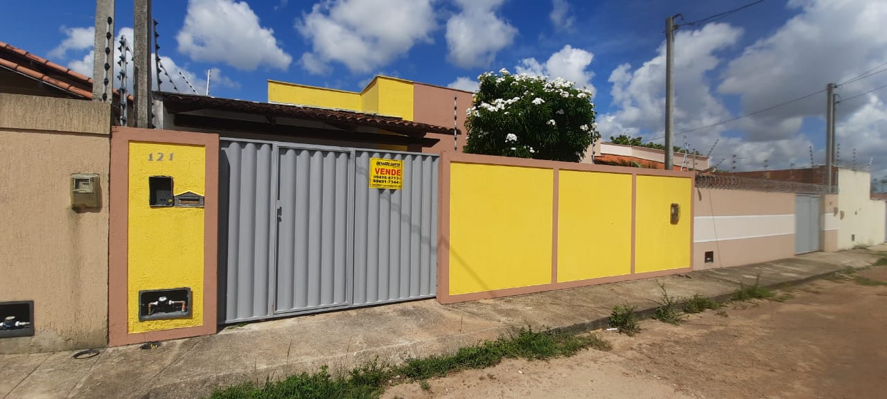 Casa à venda com 2 quartos, 200m2 - Foto 1