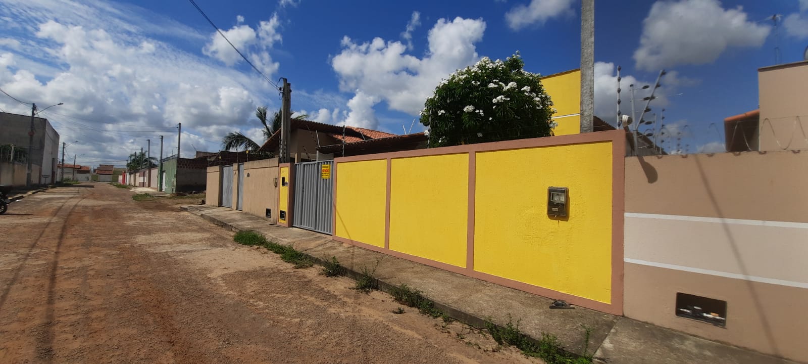 Casa à venda com 2 quartos, 200m2 - Foto 2