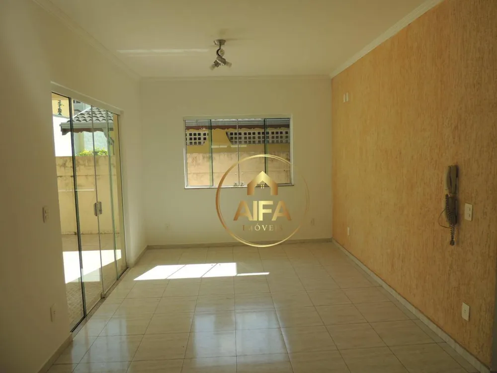 Casa, 5 quartos, 231 m² - Foto 2