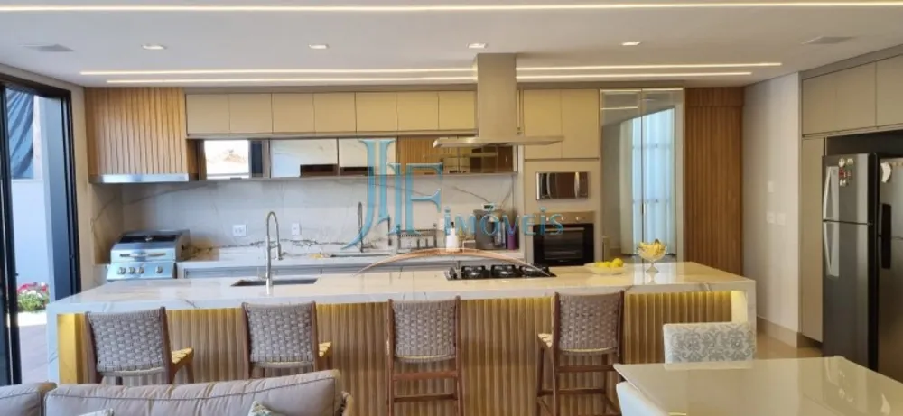 Sobrado, 3 quartos, 305 m² - Foto 2