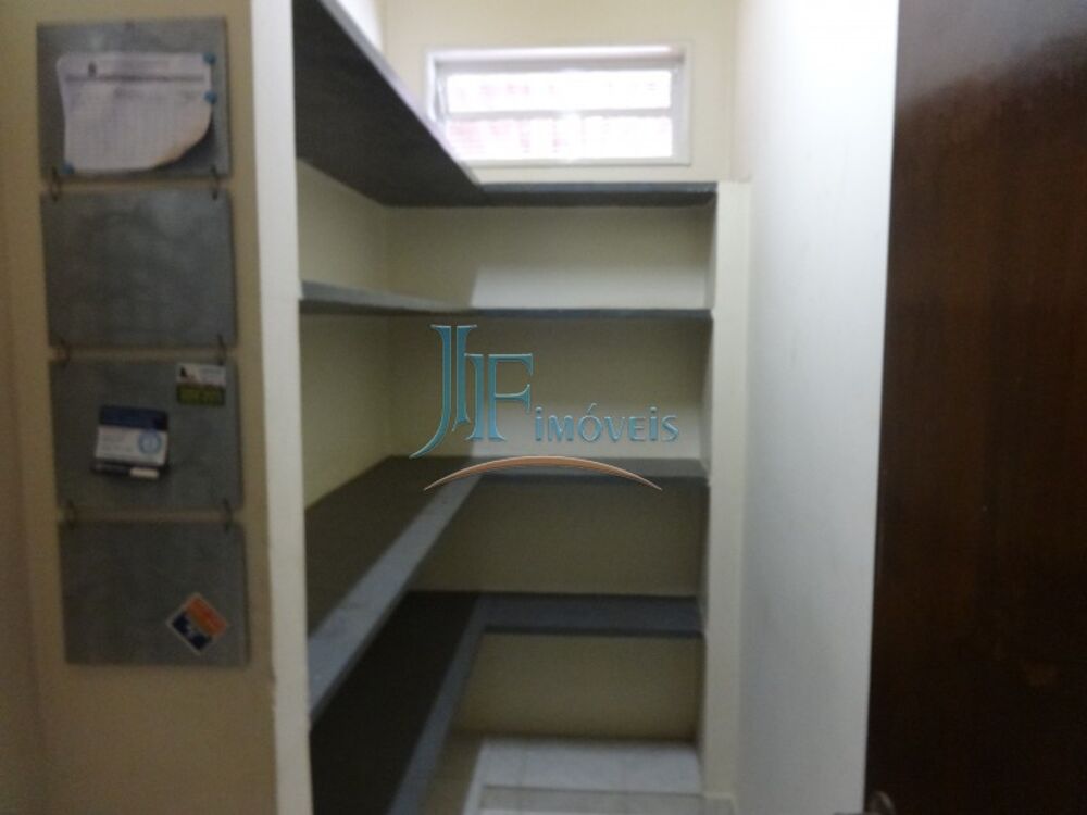 Casa à venda com 3 quartos, 214m² - Foto 6