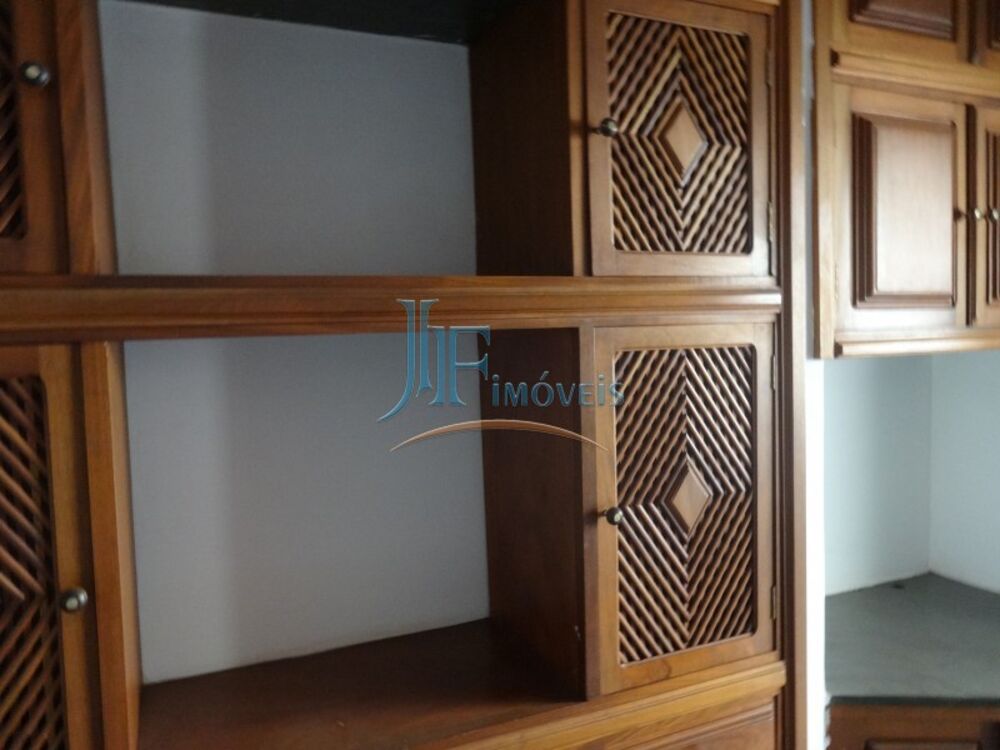 Casa à venda com 3 quartos, 214m² - Foto 5
