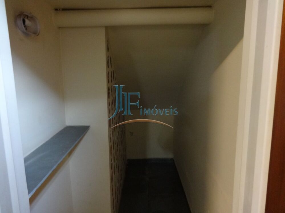 Casa à venda com 3 quartos, 214m² - Foto 3