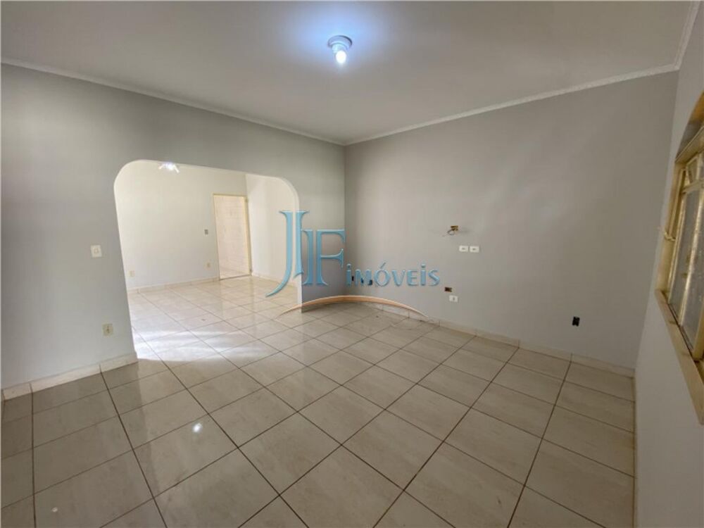 Casa à venda com 3 quartos, 170m² - Foto 2