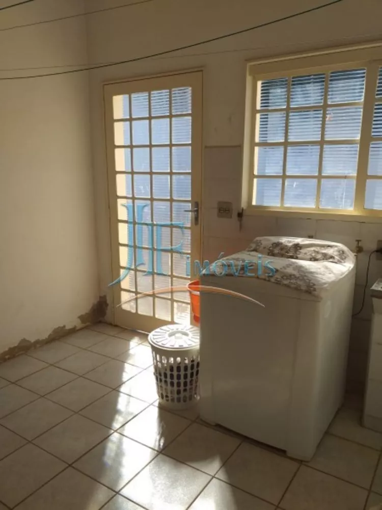 Casa, 5 quartos, 221 m² - Foto 2