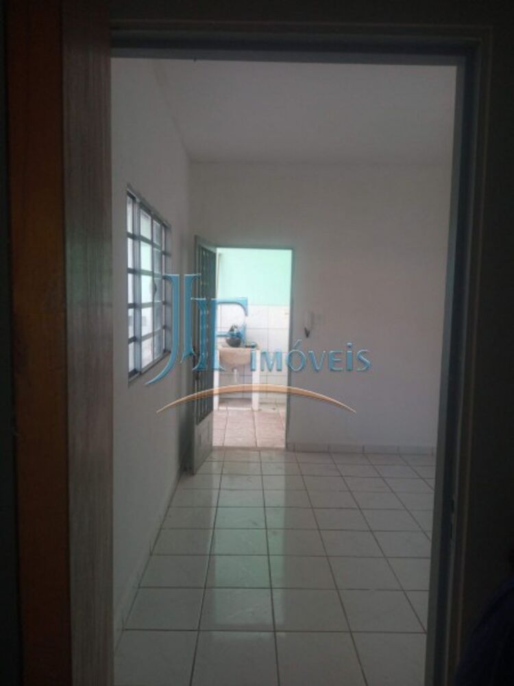 Casa à venda com 3 quartos, 192m² - Foto 1