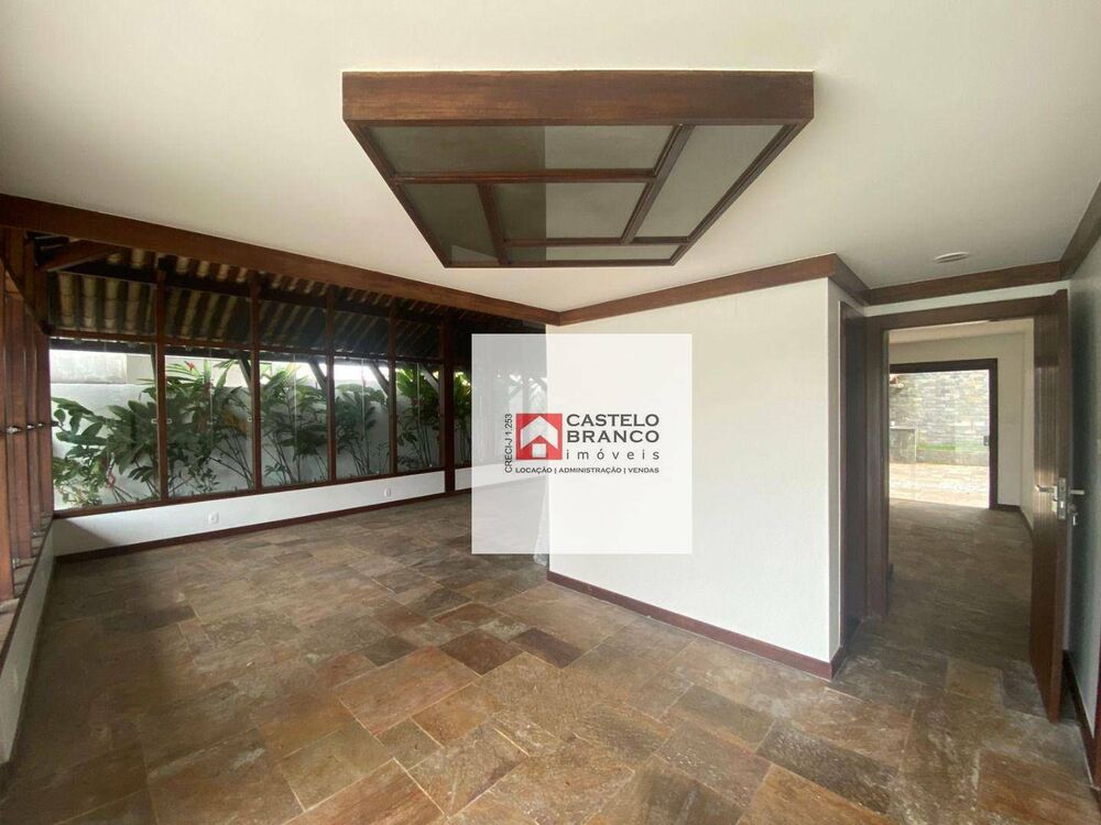 Casa de Condomínio à venda com 4 quartos, 676m² - Foto 1