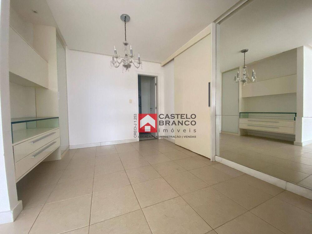 Apartamento à venda com 3 quartos, 130m² - Foto 2