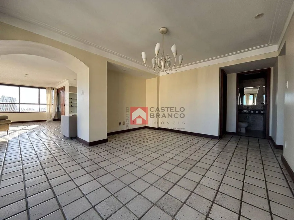 Apartamento, 4 quartos, 239 m² - Foto 2