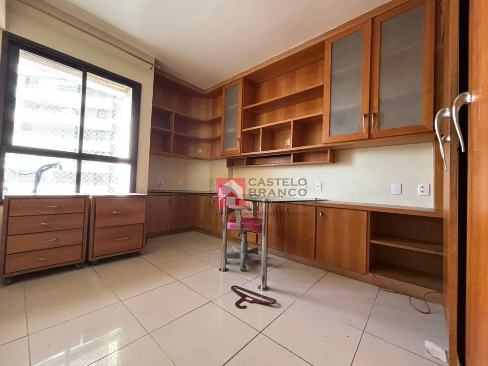 Apartamento, 4 quartos, 239 m² - Foto 1