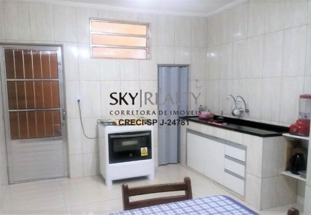 Casa à venda com 6 quartos, 178m² - Foto 2