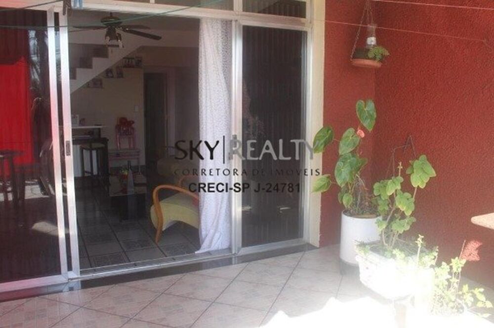 Sobrado à venda com 3 quartos, 120m² - Foto 1
