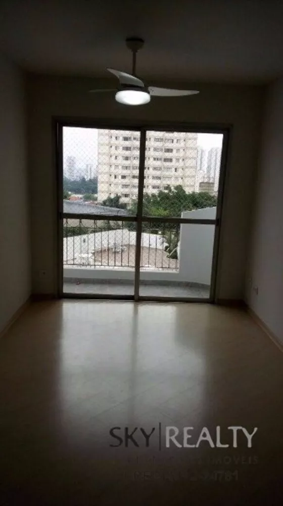 Apartamento à venda com 2 quartos, 70m² - Foto 2