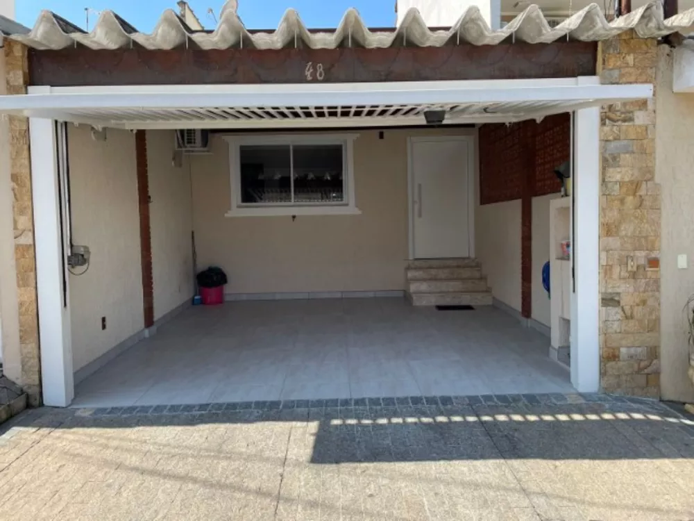 Casa à venda com 4 quartos, 130m² - Foto 1