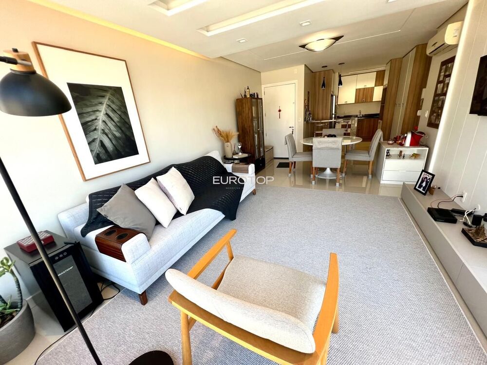 Apartamento à venda com 2 quartos, 77m² - Foto 9