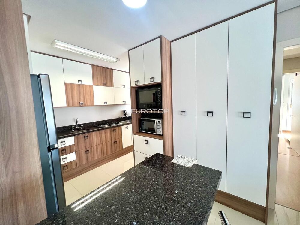 Apartamento à venda com 2 quartos, 77m² - Foto 15